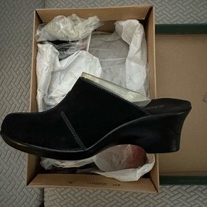 Clarks Black Suede Leather Clogs Size 9 - New